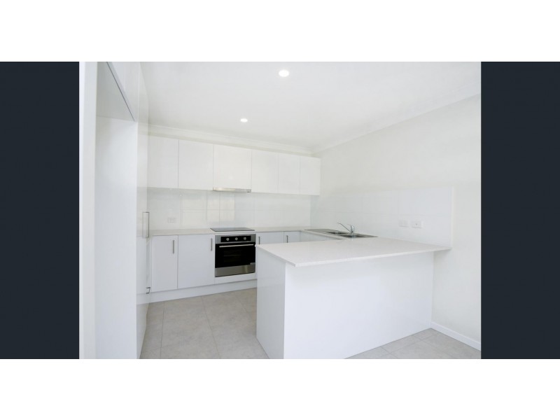 2/79 Sanctuary Drive, Cranley QLD 4350