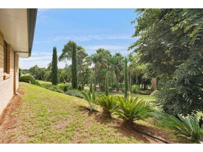 2 Hillcrest Court, Kearneys Spring QLD 4350