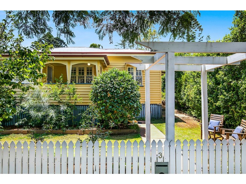 3 Rhyde Street, Mount Lofty QLD 4350