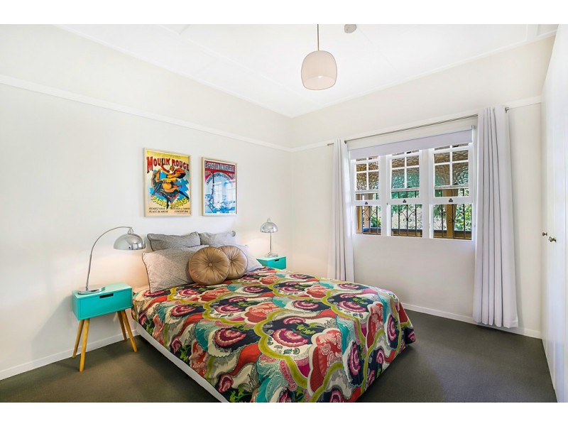 3 Rhyde Street, Mount Lofty QLD 4350