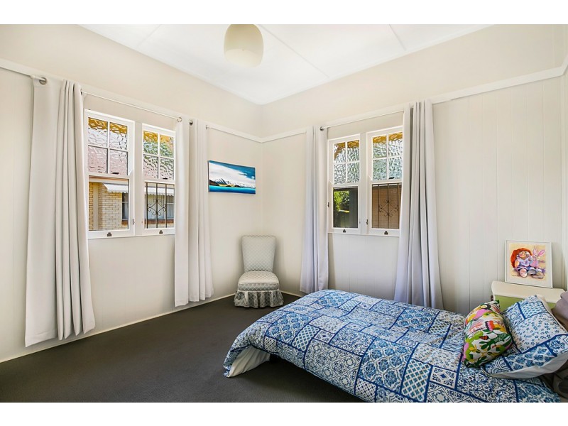 3 Rhyde Street, Mount Lofty QLD 4350