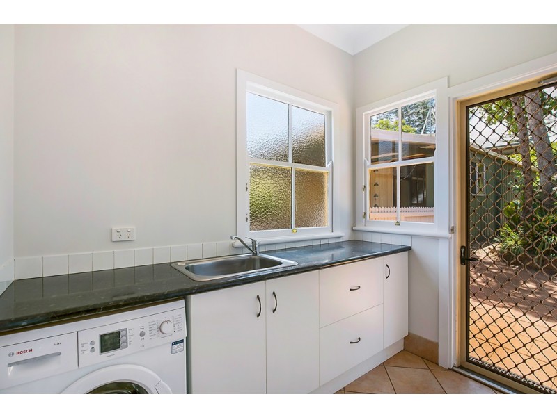 3 Rhyde Street, Mount Lofty QLD 4350
