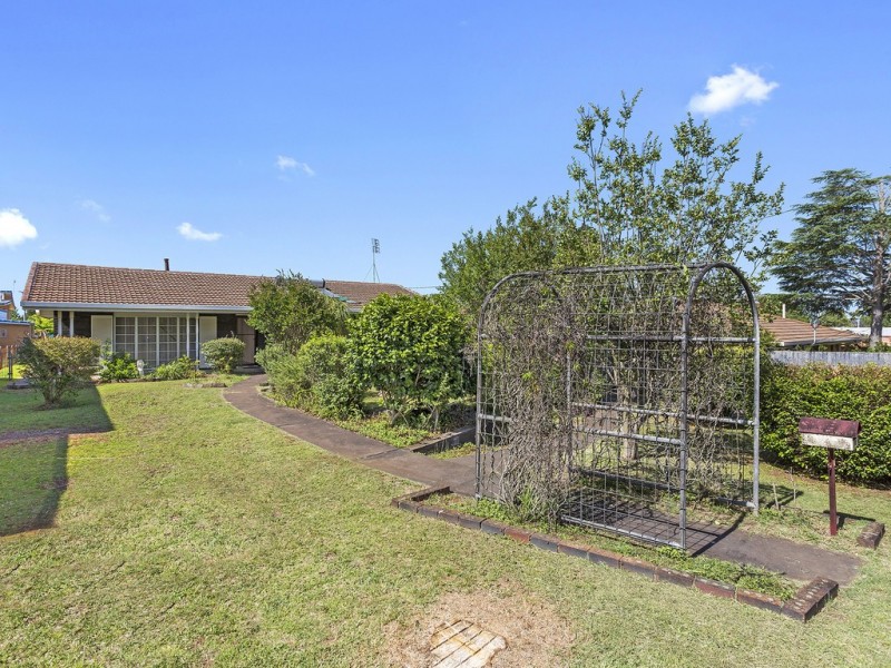 6 Mina Street, Rangeville QLD 4350