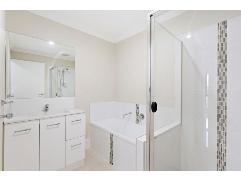 1/28 Karto Street, Cambooya QLD 4358