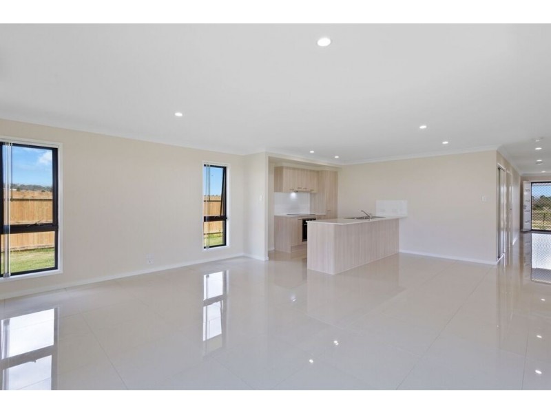 5 Myrtleford Crescent, Cambooya QLD 4358