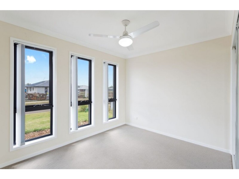 5 Myrtleford Crescent, Cambooya QLD 4358