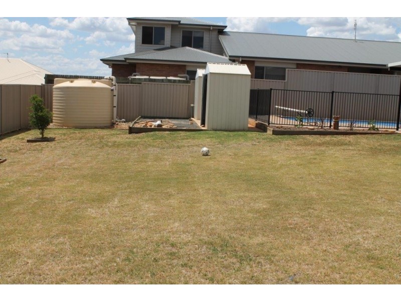 9 Alexander Avenue, Highfields QLD 4352