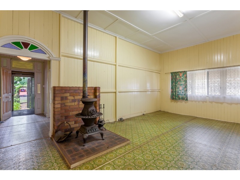 235 Russell Street, Newtown QLD 4350