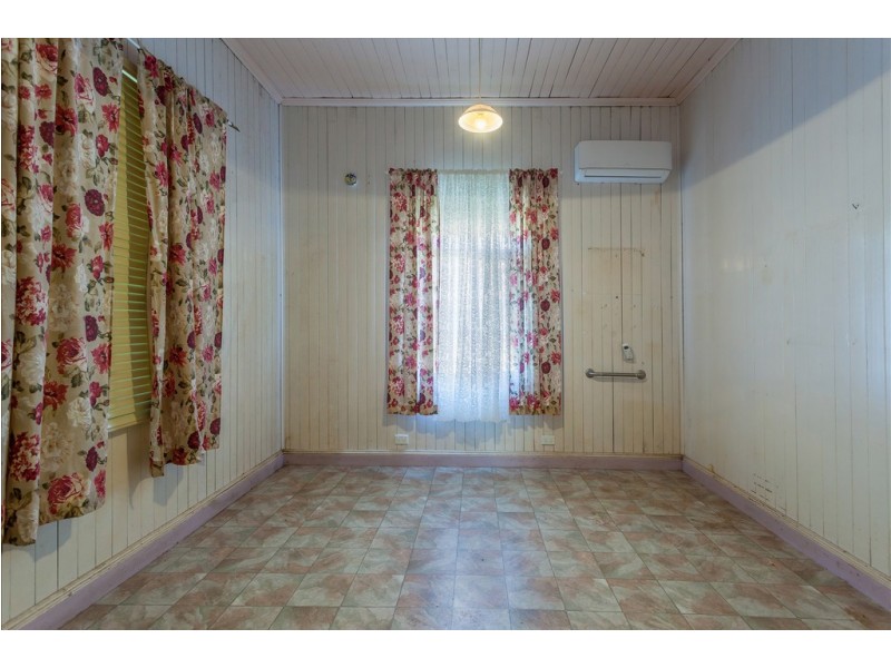 235 Russell Street, Newtown QLD 4350