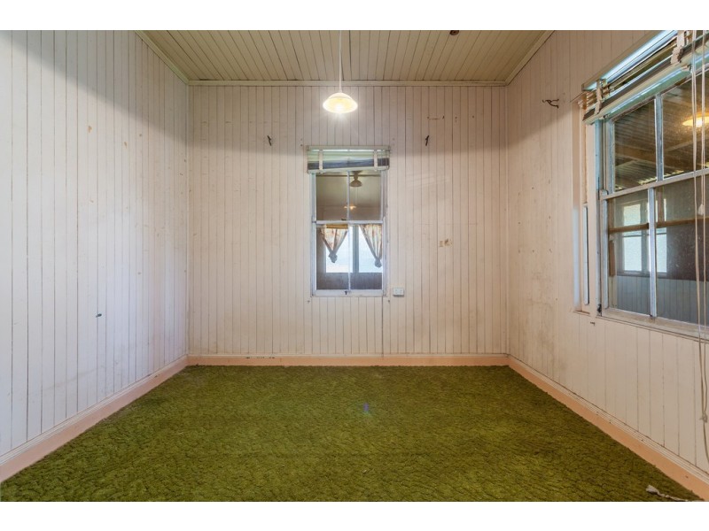 235 Russell Street, Newtown QLD 4350