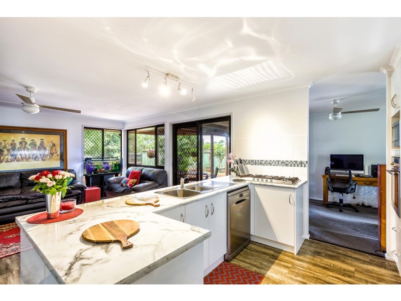 8 Croydon Street, Harristown QLD 4350