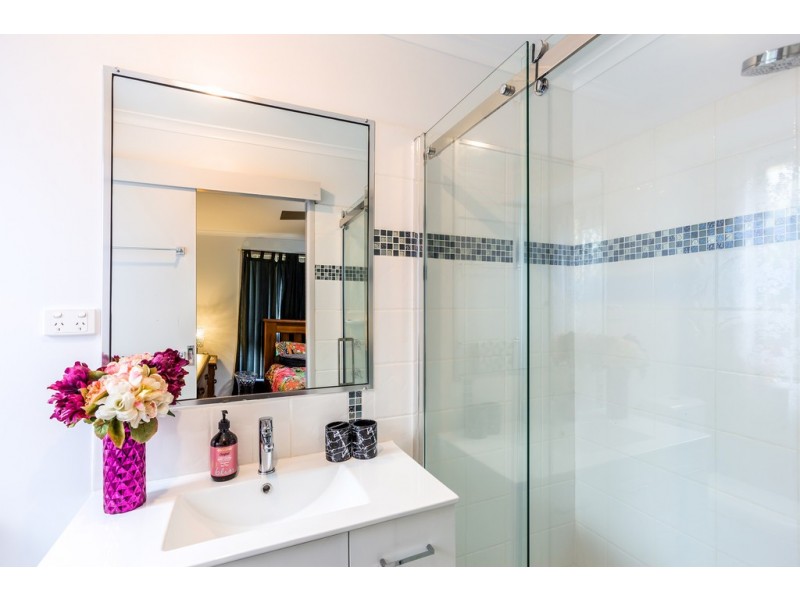 8 Croydon Street, Harristown QLD 4350