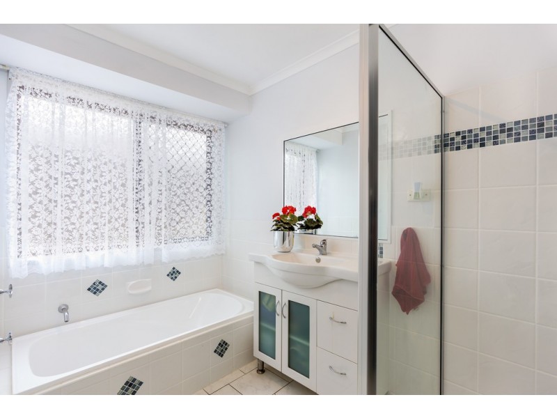 8 Croydon Street, Harristown QLD 4350