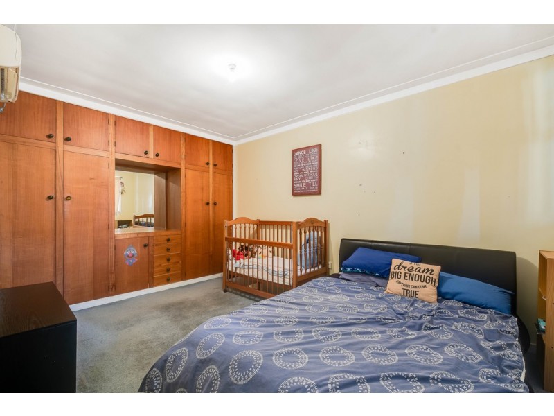 8 Lewis Court, Harristown QLD 4350