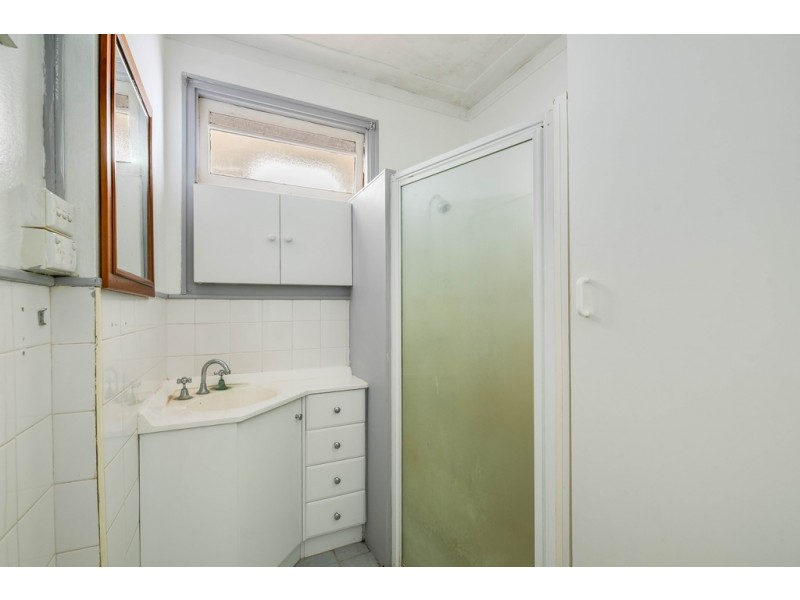 8 Lewis Court, Harristown QLD 4350