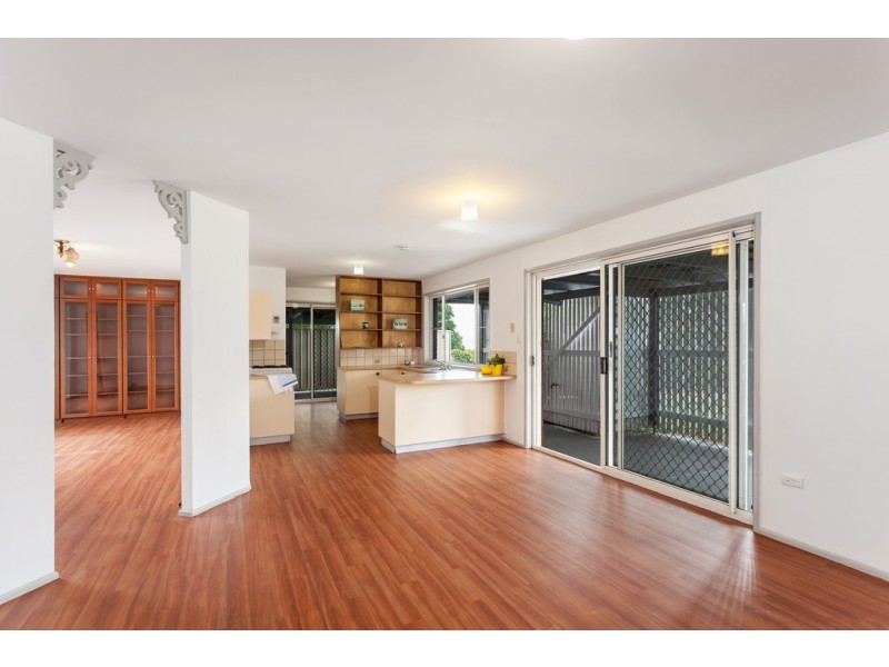 11 Croydon Street, Harristown QLD 4350