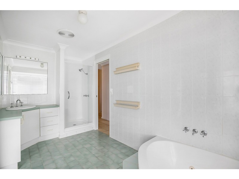 15 Blue Gum Drive, Newtown QLD 4350