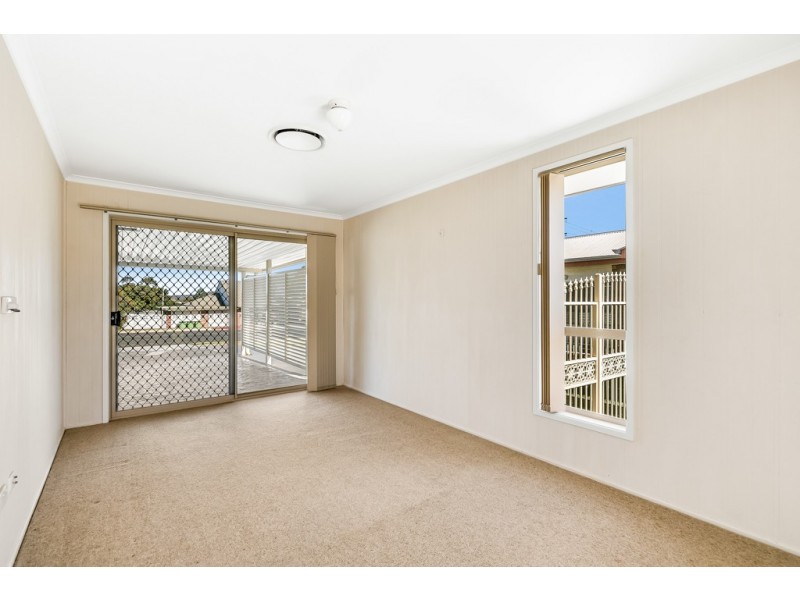 107 Hursley Road, Glenvale QLD 4350 Ray White Toowoomba Sold
