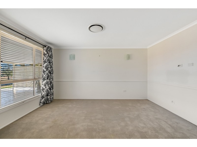 107 Hursley Road, Glenvale QLD 4350 Ray White Toowoomba Sold