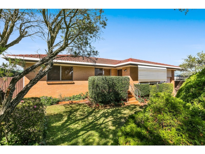 16 Richmond Drive, Wilsonton QLD 4350