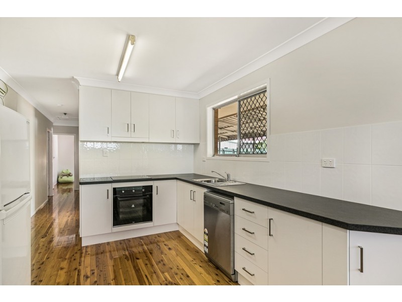 16 Richmond Drive, Wilsonton QLD 4350