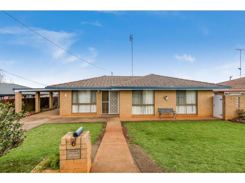 6 Blue Gum Drive, Newtown QLD 4350