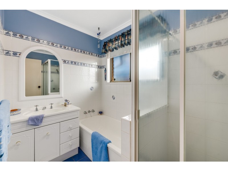 6 Blue Gum Drive, Newtown QLD 4350