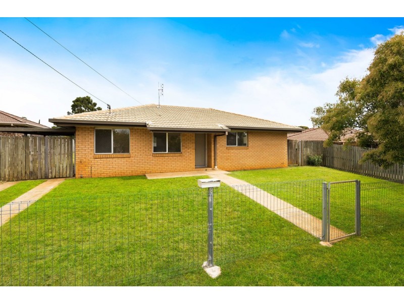 8 Myrtle Court, Drayton QLD 4350