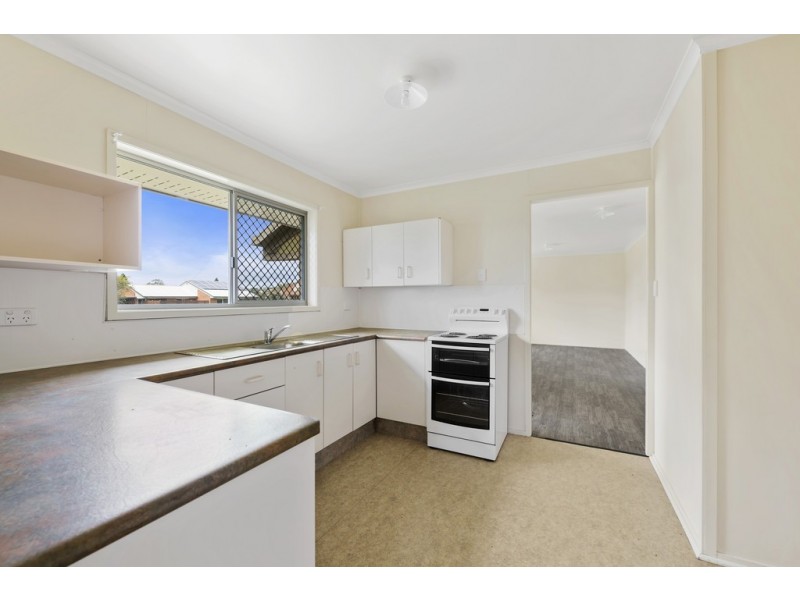 8 Myrtle Court, Drayton QLD 4350