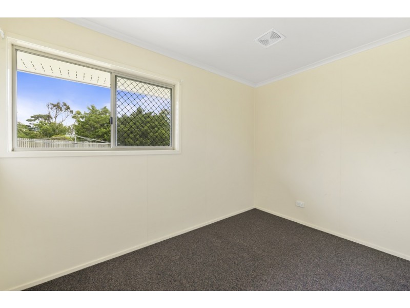 8 Myrtle Court, Drayton QLD 4350
