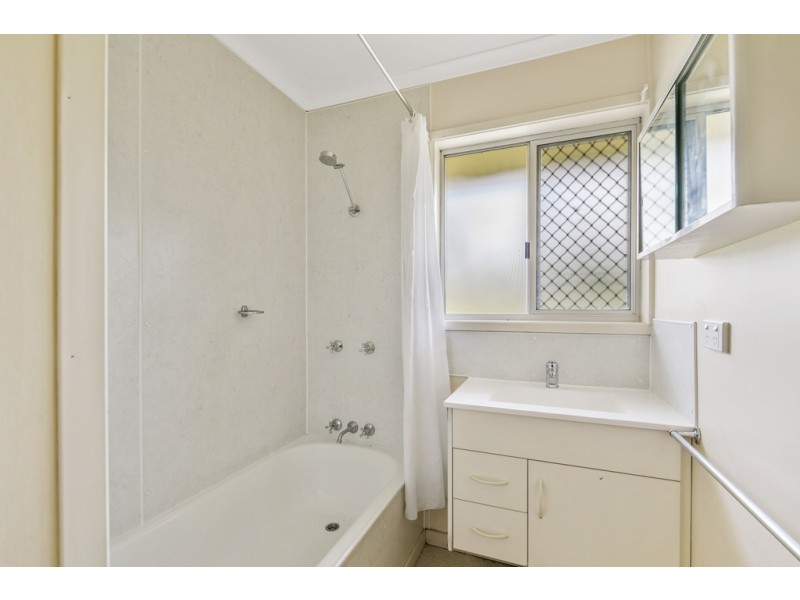 8 Myrtle Court, Drayton QLD 4350