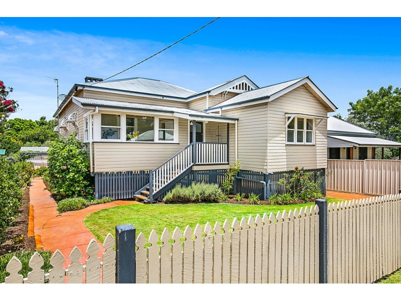 8 Somme Street, North Toowoomba QLD 4350