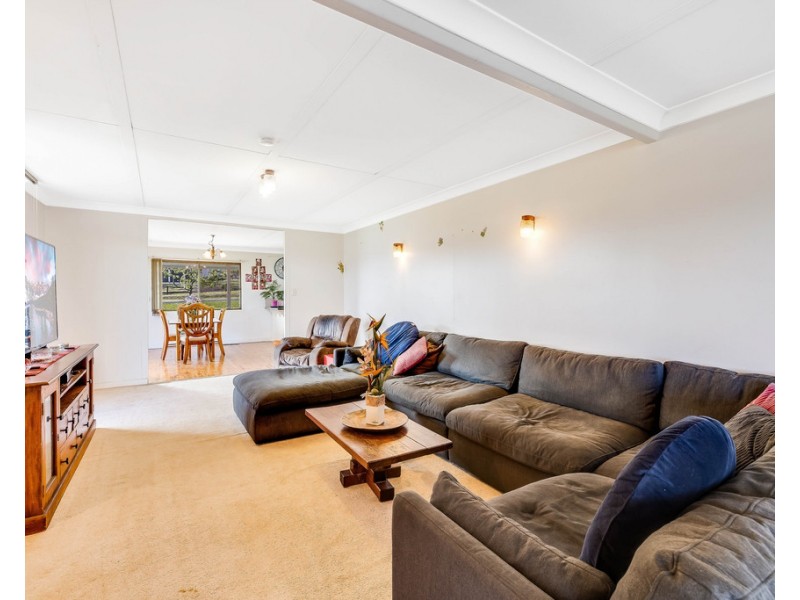 5 Jannuschs Road, Gowrie Mountain QLD 4350