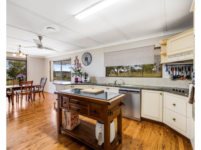 5 Jannuschs Road, Gowrie Mountain QLD 4350