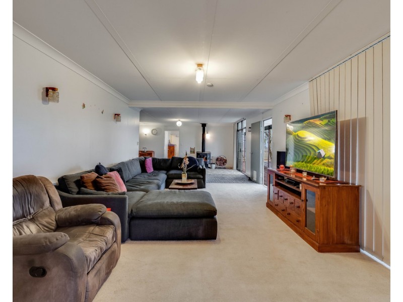 5 Jannuschs Road, Gowrie Mountain QLD 4350
