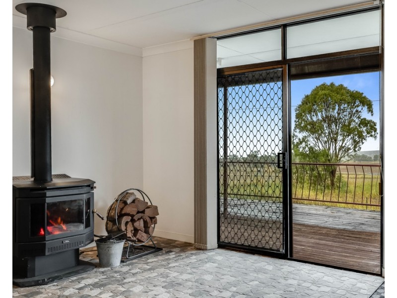 5 Jannuschs Road, Gowrie Mountain QLD 4350