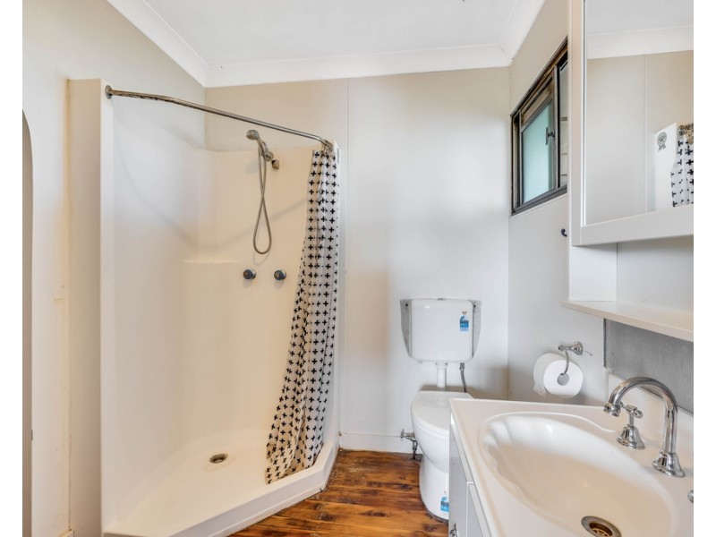 5 Jannuschs Road, Gowrie Mountain QLD 4350