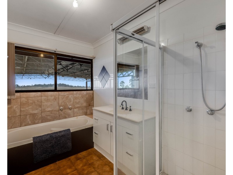 5 Jannuschs Road, Gowrie Mountain QLD 4350