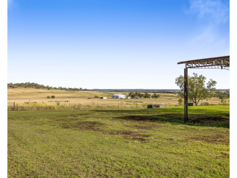 5 Jannuschs Road, Gowrie Mountain QLD 4350