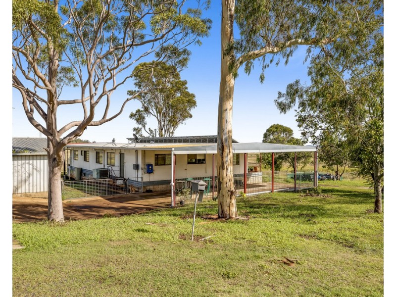 5 Jannuschs Road, Gowrie Mountain QLD 4350