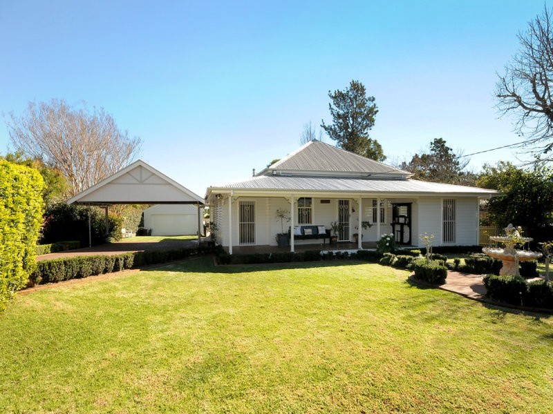 31 Curzon Street, East Toowoomba QLD 4350