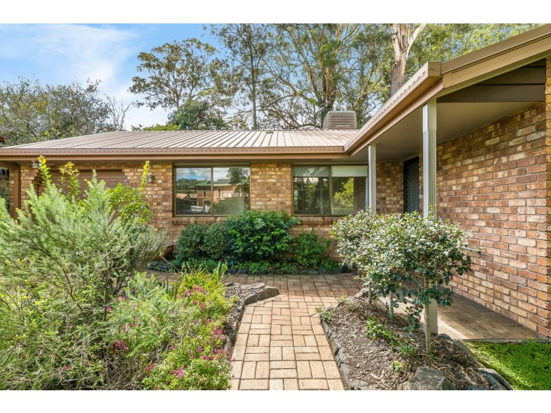 23 Amos Crescent, Mount Lofty QLD 4350