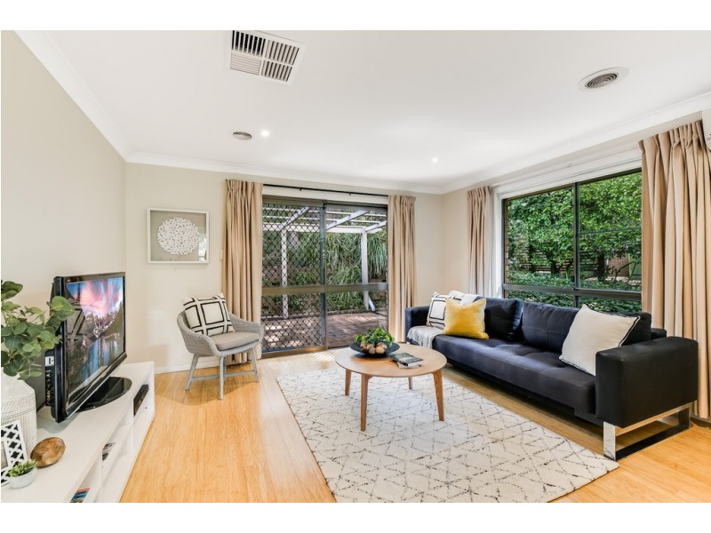 23 Amos Crescent, Mount Lofty QLD 4350