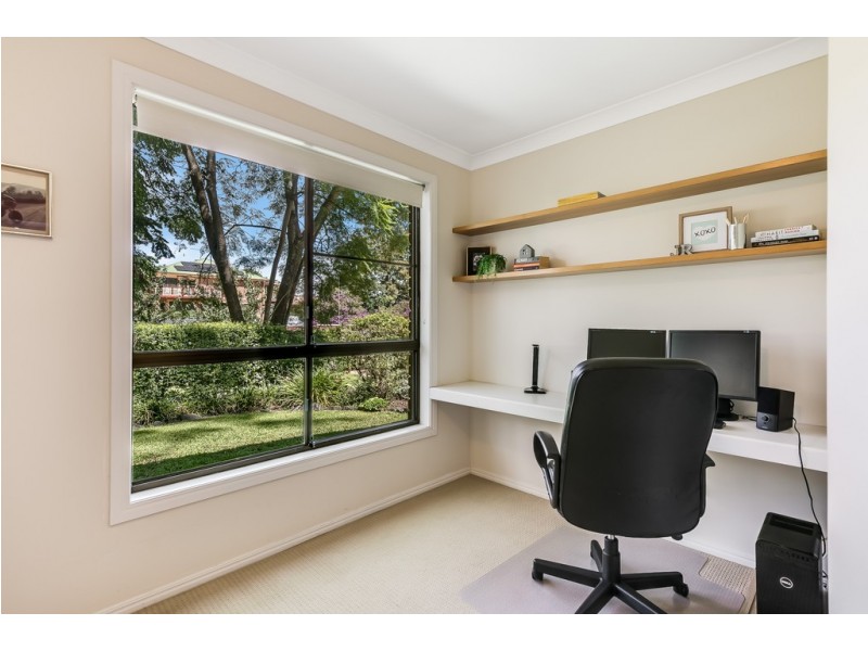 23 Amos Crescent, Mount Lofty QLD 4350