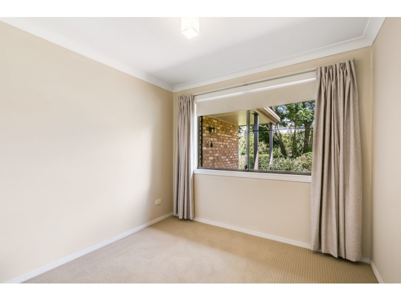 23 Amos Crescent, Mount Lofty QLD 4350
