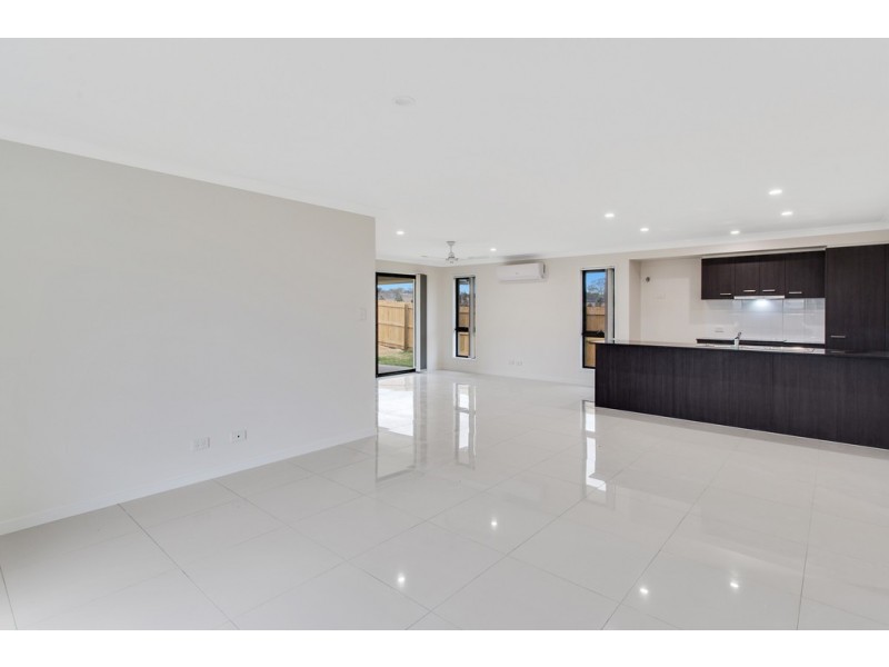 12 Murwillock Street, Cambooya QLD 4358