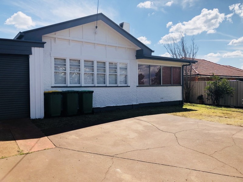 271 West Street, Harristown QLD 4350