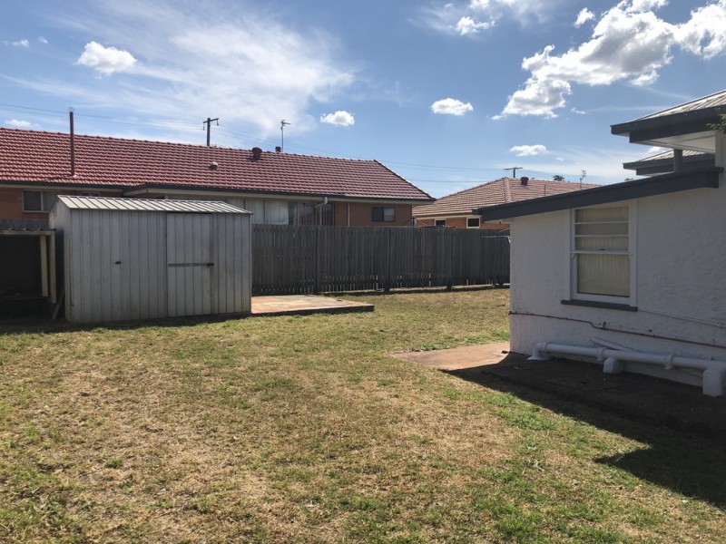 271 West Street, Harristown QLD 4350
