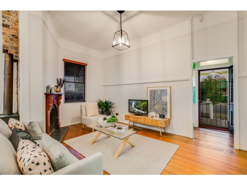 11 Burns Street, East Toowoomba QLD 4350