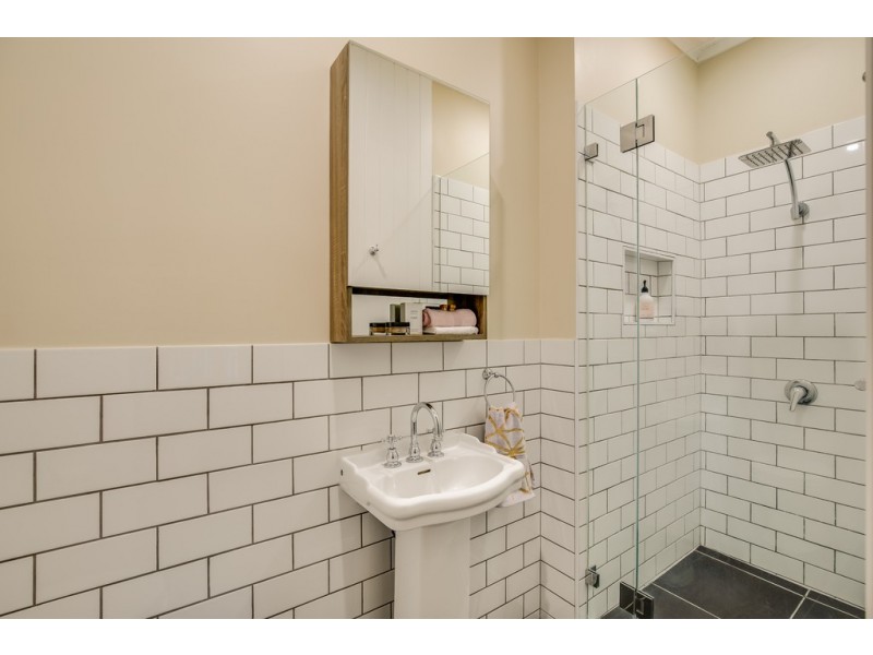 11 Burns Street, East Toowoomba QLD 4350